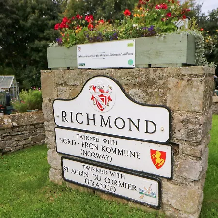 Foxglove Richmond (North Yorkshire)